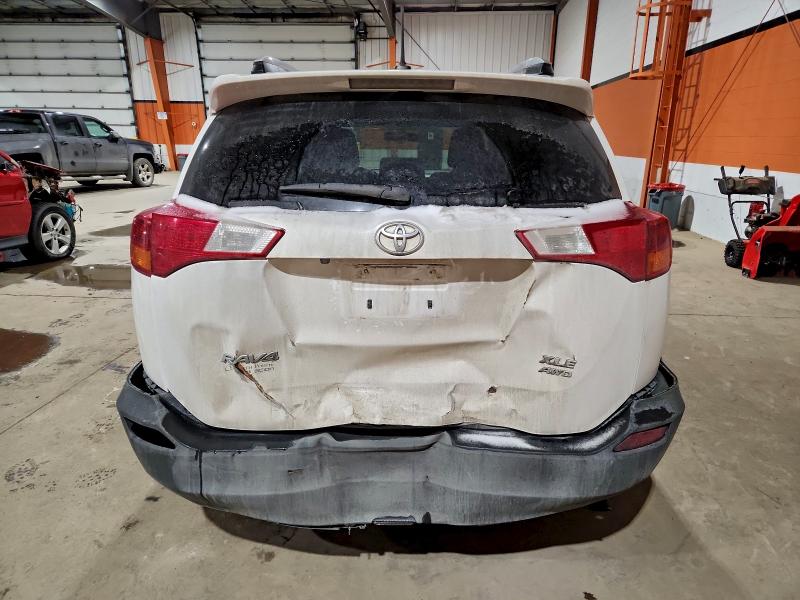 Photo 6 from auction – 2015 TOYOTA RAV4 XLE with VIN 2T3RFREV4FW254569