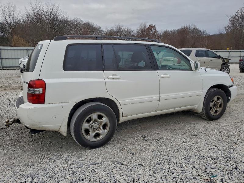 Photo 3 from auction – 2005 TOYOTA HIGHLANDER with VIN JTEGD21A850127068