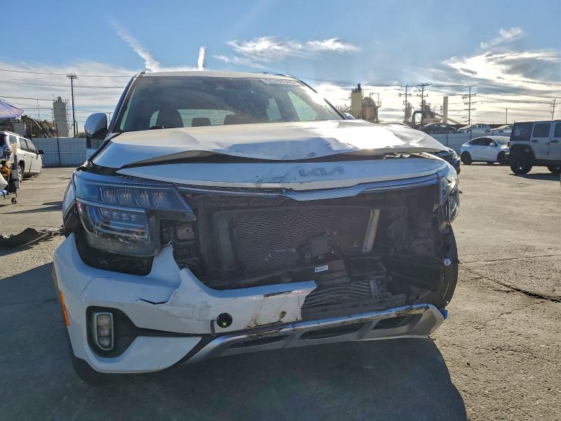 Photo 5 from auction – 2022 KIA SELTOS SX with VIN KNDETCA21N7237321