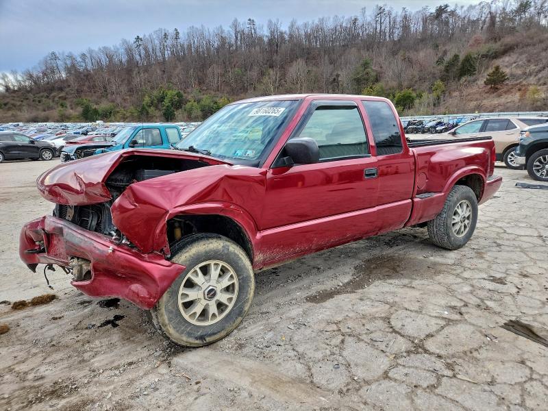 GMC SONOMA 2003 with VIN 1GTDT19X938112963 - Photo from auction