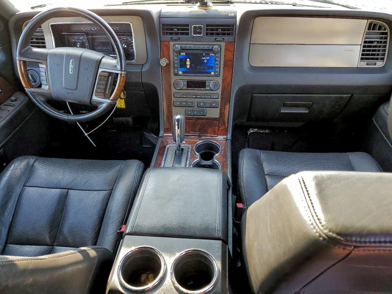 Photo 8 from auction – 2012 LINCOLN NAVIGATOR with VIN 5LMJJ2J56CEL05168