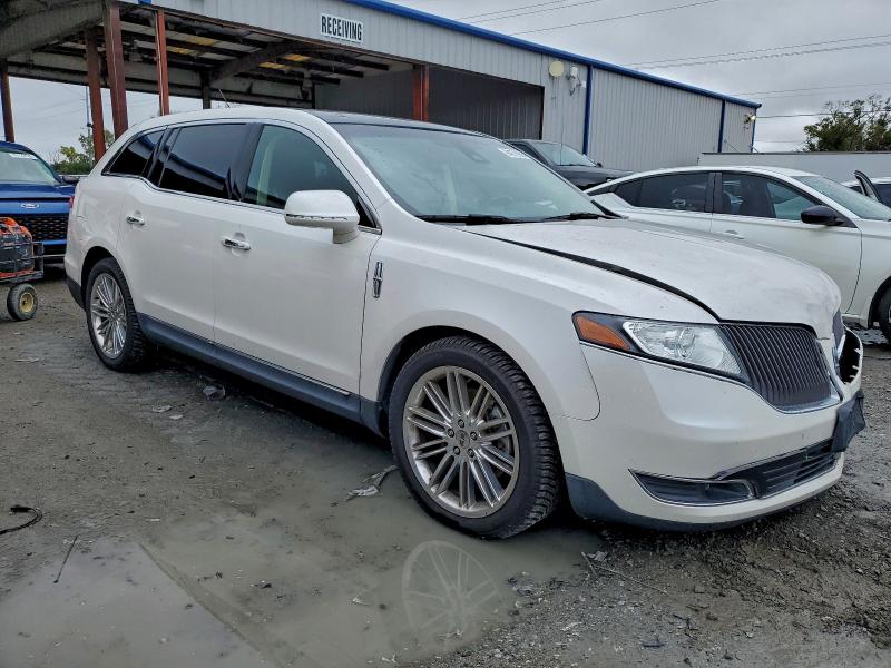 Photo 4 from auction – 2015 LINCOLN MKT with VIN 2LMHJ5AT0FBL01199