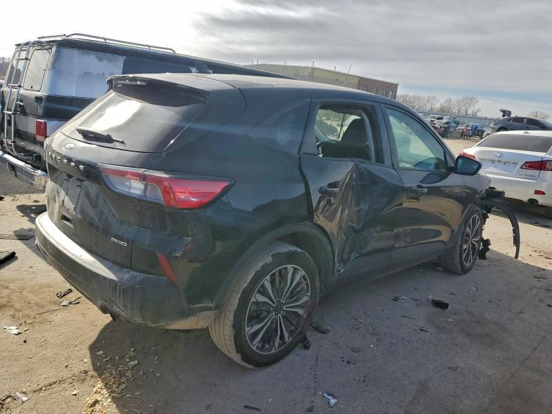 Photo 3 from auction – 2022 FORD ESCAPE SE with VIN 1FMCU9G63NUB91652