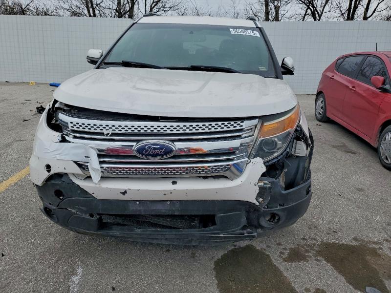 Photo 5 from auction – 2015 FORD EXPLORER L with VIN 1FM5K8F84FGA76991