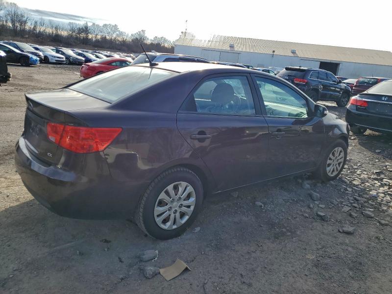 Photo 3 from auction – 2010 KIA FORTE EX with VIN KNAFU4A29A5169439