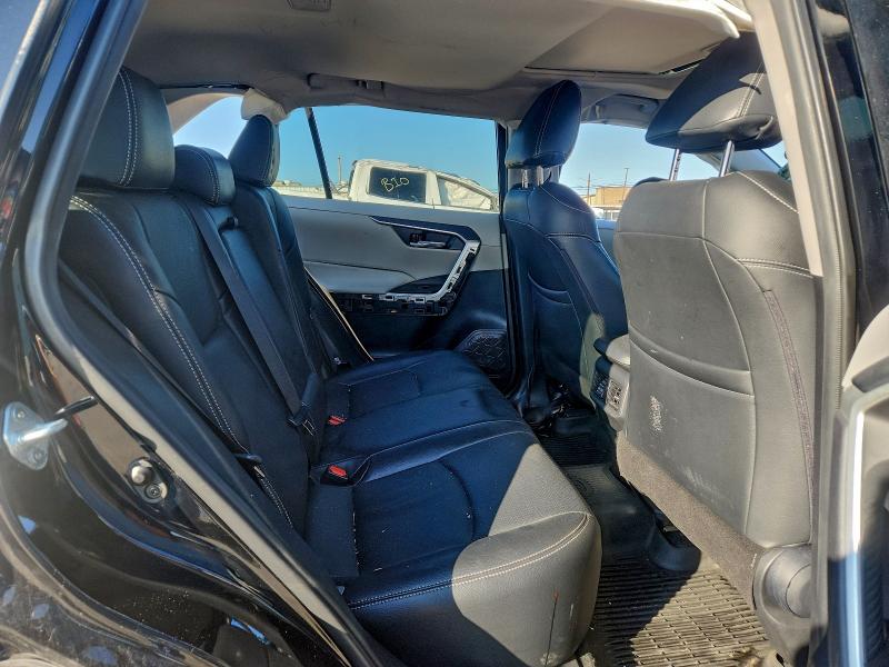 Photo 10 from auction – 2021 TOYOTA RAV4 XLE with VIN 2T3W1RFV7MC110433