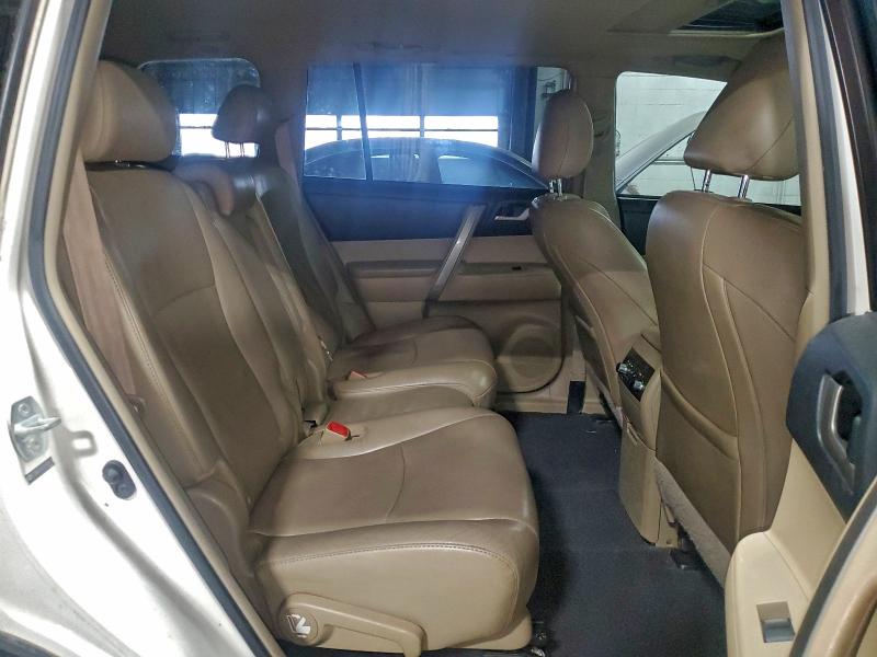 Photo 11 from auction – 2012 TOYOTA HIGHLANDER with VIN 5TDBK3EH5CS109574