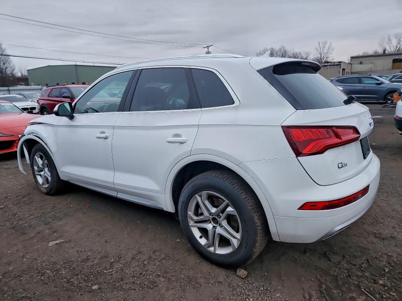 Photo 2 from auction – 2019 AUDI Q5 PREMIUM with VIN WA1ANAFY7K2104043
