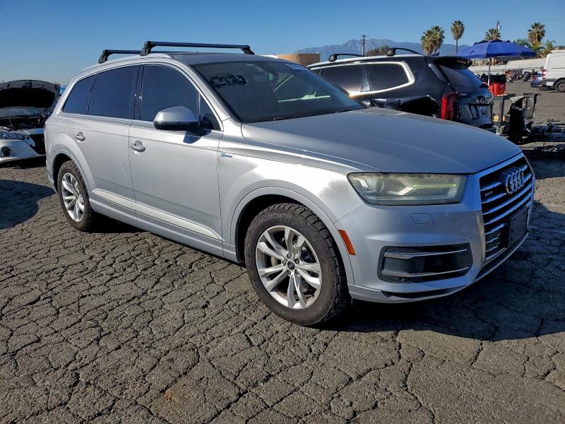 Foto 4 de la subasta – 2017 AUDI Q7 PREMIUM con VIN WA1AAAF73HD003906
