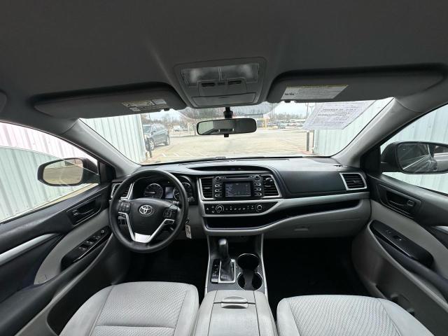 Photo 9 from auction – 2015 TOYOTA HIGHLANDER with VIN 5TDZARFH8FS016331