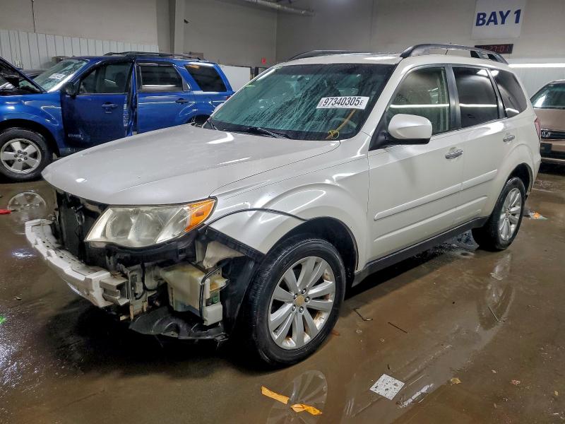 SUBARU FORESTER 2 2011 with VIN JF2SHBDC1BH762521 - Photo from auction