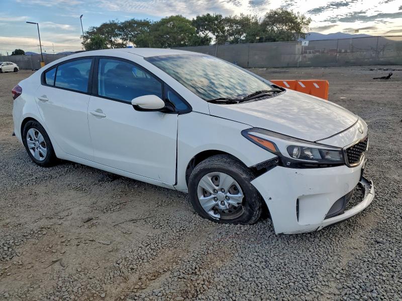 Photo 4 from auction – 2017 KIA FORTE LX with VIN 3KPFK4A73HE084048