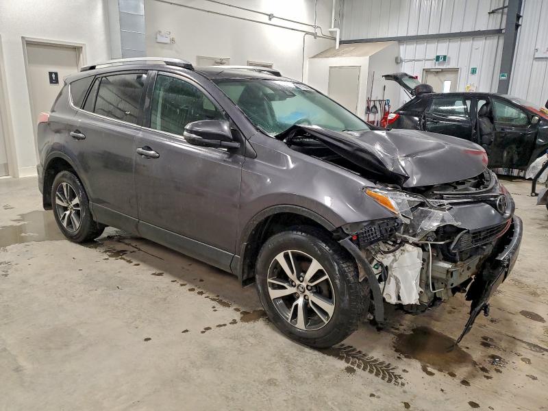 Photo 4 from auction – 2018 TOYOTA RAV4 LE with VIN 2T3BFREV2JW754367