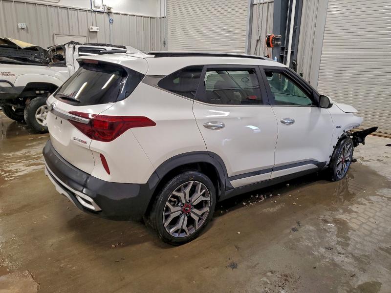 Photo 3 from auction – 2021 KIA SELTOS SX with VIN KNDETCA24M7128589
