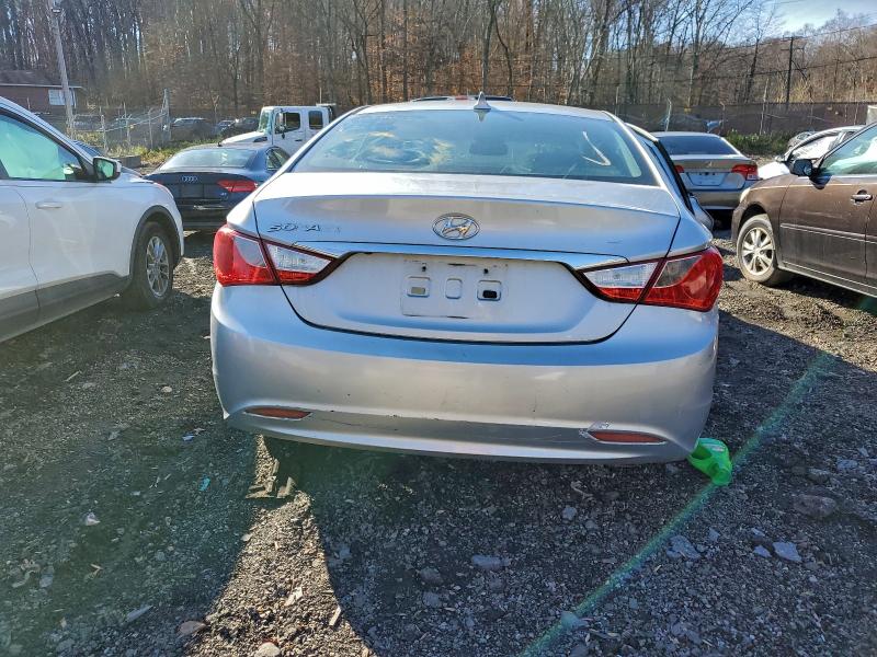 Photo 6 from auction – 2011 HYUNDAI SONATA GLS with VIN 5NPEB4AC6BH283154