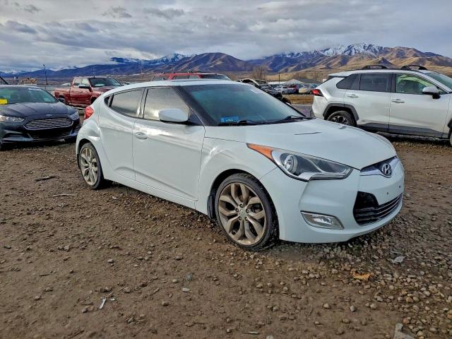 Photo 4 from auction – 2013 HYUNDAI VELOSTER with VIN KMHTC6AD2DU151019