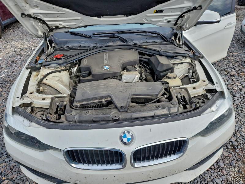 Photo 11 from auction – 2017 BMW 320 XI with VIN WBA8E5G31HNU45246