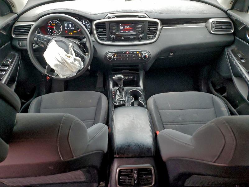 Photo 8 from auction – 2016 KIA SORENTO LX with VIN 5XYPG4A58GG006192