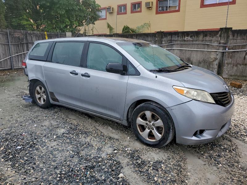 Photo 4 from auction – 2011 TOYOTA SIENNA with VIN 5TDZK3DC8BS127084