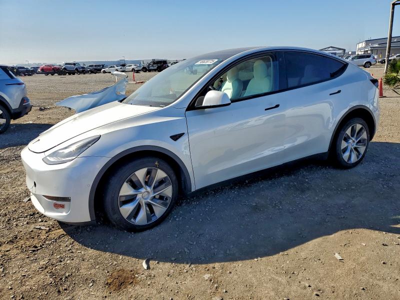 TESLA MODEL Y 2020 with VIN 5YJYGDEE1LF014666 - Photo from auction