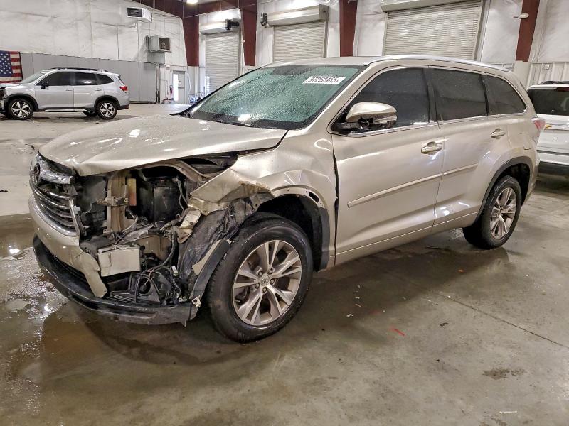 TOYOTA HIGHLANDER 2015 with VIN 5TDKKRFH1FS110100 - Photo from auction