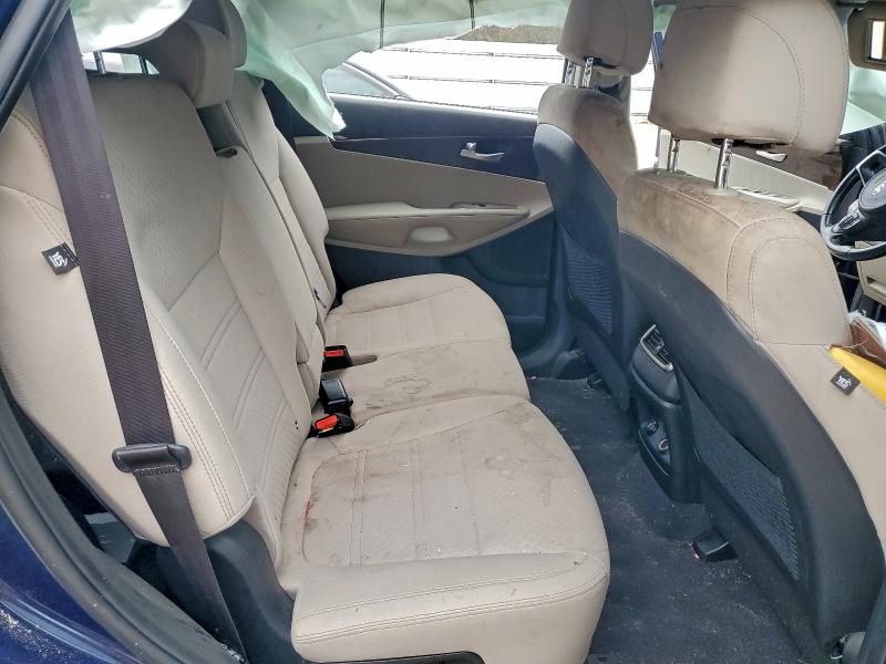 Photo 10 from auction – 2017 KIA SORENTO with VIN 5XYPG4A36HG283603