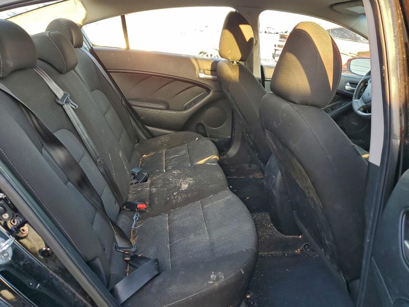 Foto 10 de la subasta – 2017 KIA FORTE con VIN 3KPFK4A7XHE053010