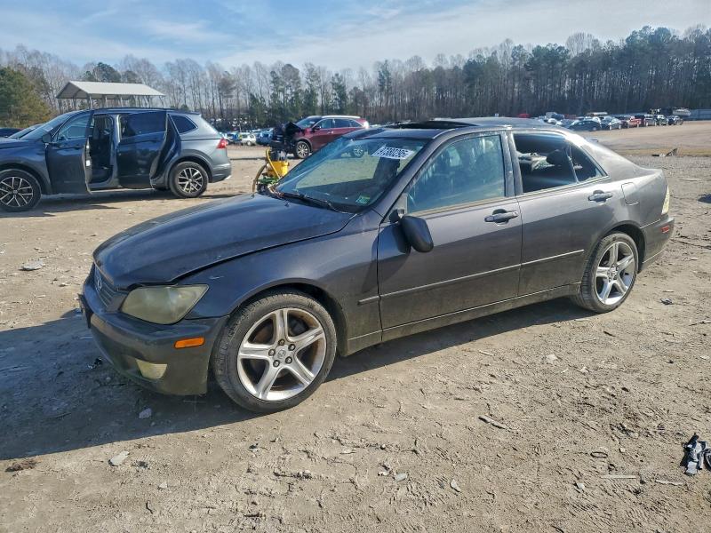LEXUS IS 300 2001 with VIN JTHBD182X10021608 - Photo from auction