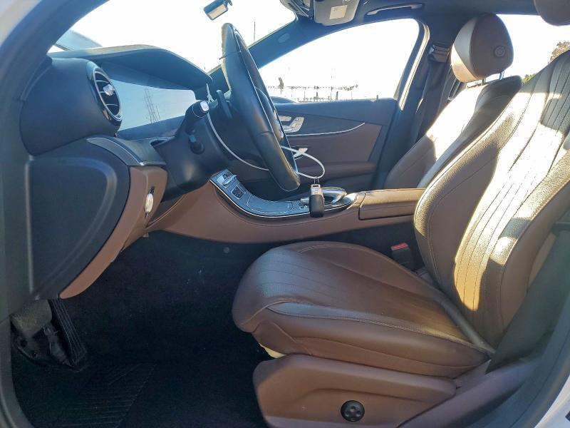 Photo 7 from auction – 2019 MERCEDES-BENZ E 300 with VIN WDDZF4JB1KA618993