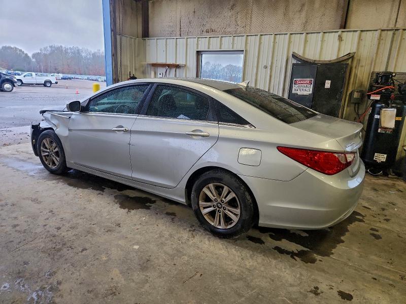 Photo 2 from auction – 2011 HYUNDAI SONATA with VIN 5NPEB4AC0BH202083