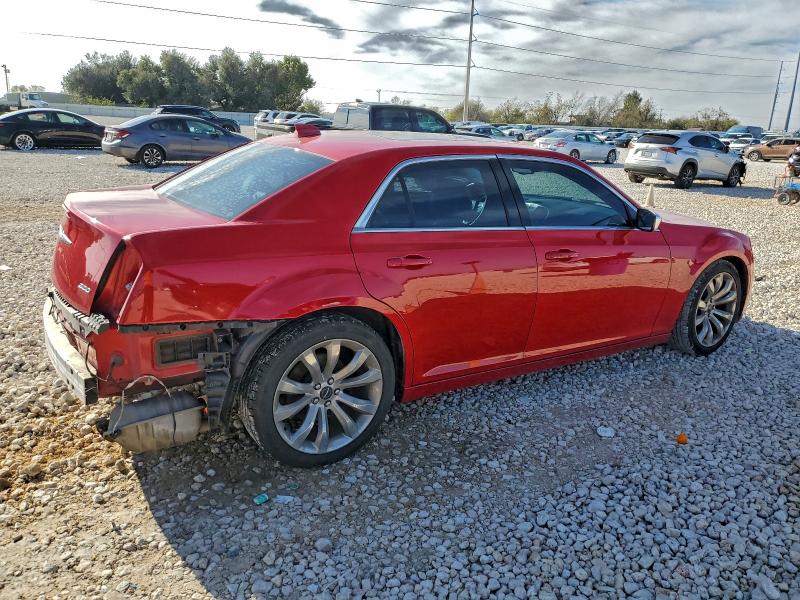 Photo 3 from auction – 2017 CHRYSLER 300 LIMITE with VIN 2C3CCAAG2HH647422