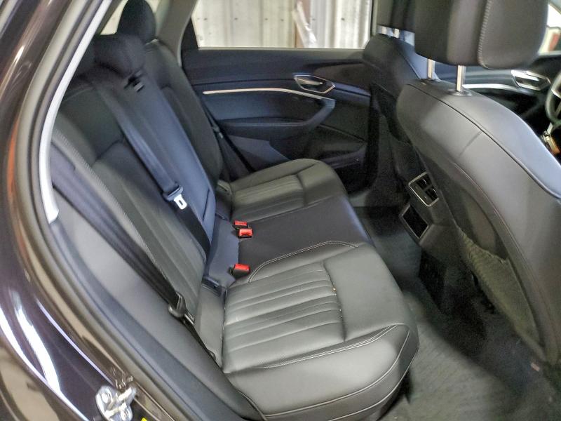 Foto 11 de la subasta – 2024 AUDI Q8 E-TRON con VIN WA15AAGE4RB061373
