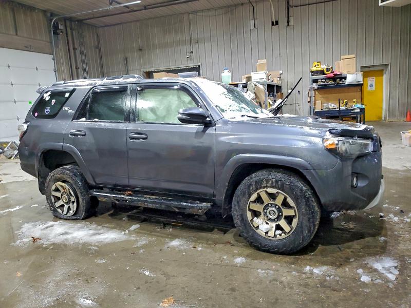 Photo 4 from auction – 2020 TOYOTA 4RUNNER SR with VIN JTEBU5JR9L5774290