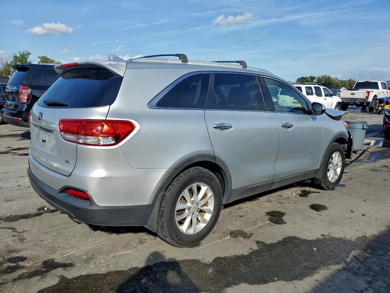 Photo 3 from auction – 2016 KIA SORENTO LX with VIN 5XYPG4A37GG036007