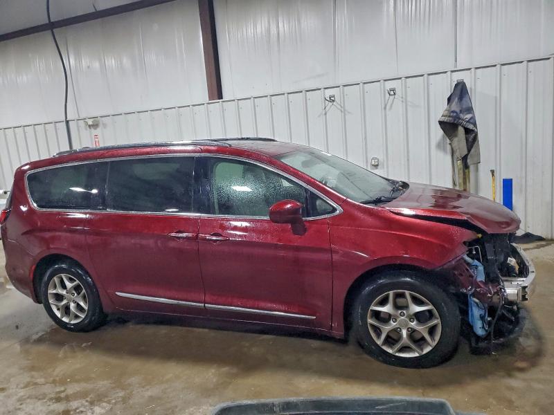 Photo 4 from auction – 2018 CHRYSLER PACIFICA with VIN 2C4RC1EG0JR333932