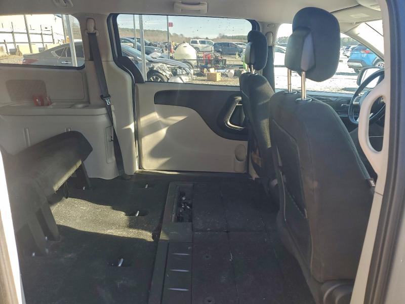 Photo 11 from auction – 2015 DODGE GRAND CARA with VIN 2C4RDGBGXFR568687