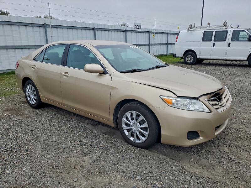Foto 4 de la subasta – 2011 TOYOTA CAMRY BASE con VIN 4T1BF3EK2BU117900