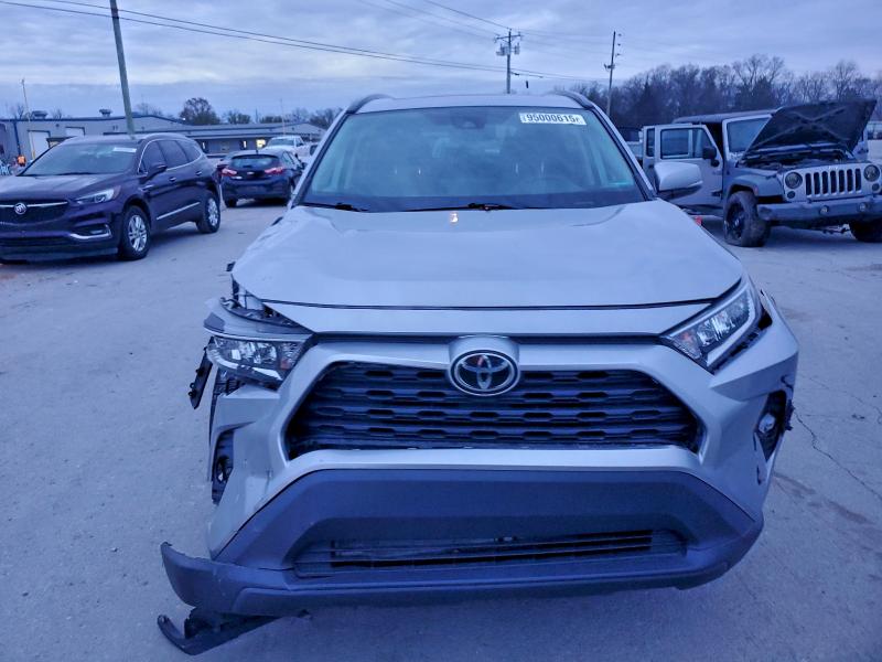 Photo 5 from auction – 2021 TOYOTA RAV4 XLE with VIN 2T3W1RFV6MC149563