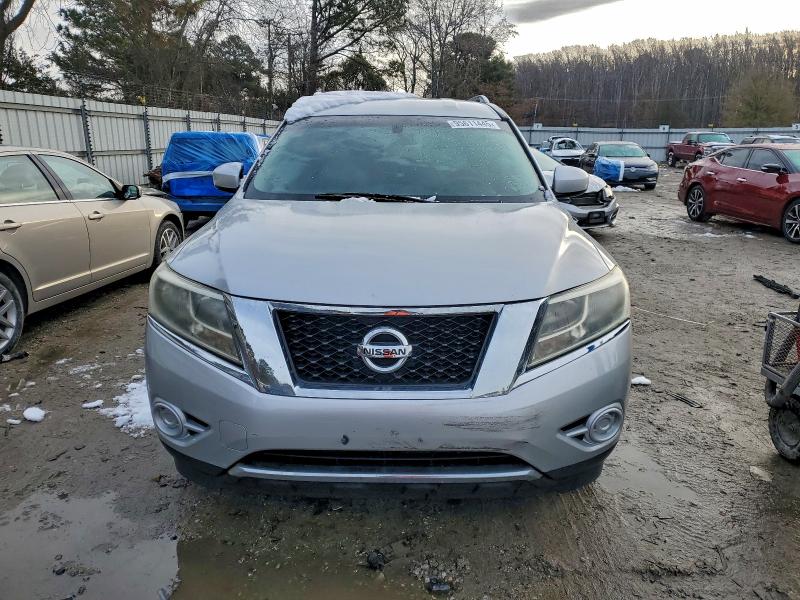Photo 5 from auction – 2013 NISSAN PATHFINDER with VIN 5N1AR2MN2DC610106