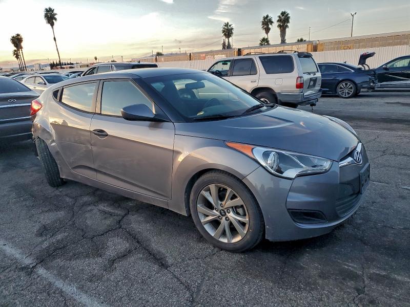 Photo 4 from auction – 2016 HYUNDAI VELOSTER with VIN KMHTC6AD4GU252258
