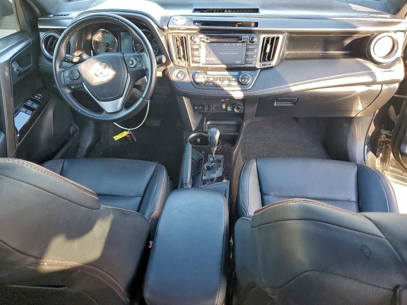 Photo 8 from auction – 2016 TOYOTA RAV4 SE with VIN JTMJFREV7GD183282
