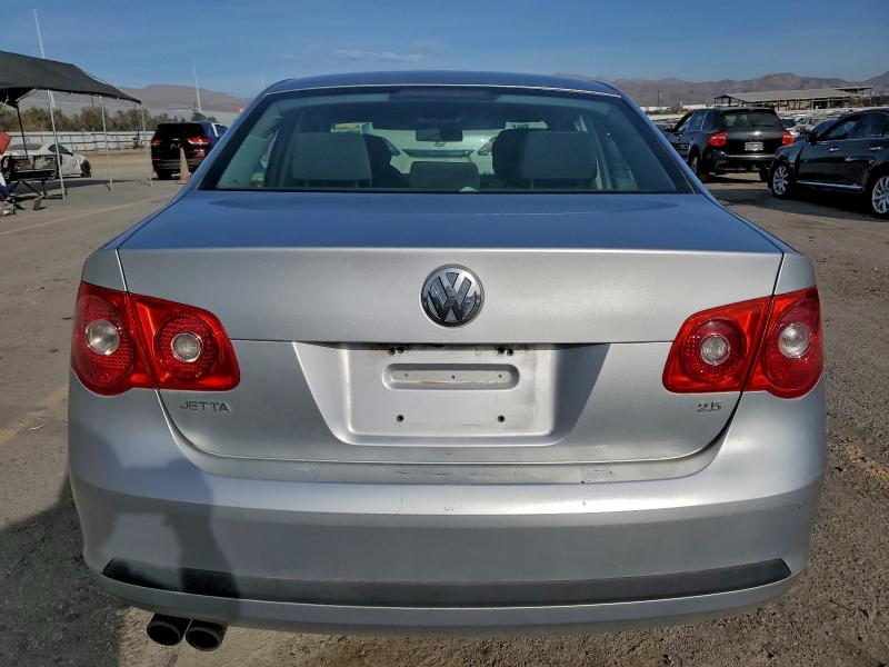 Photo 6 from auction – 2005 VOLKSWAGEN NEW JETTA with VIN 3VWPG71K95M615067