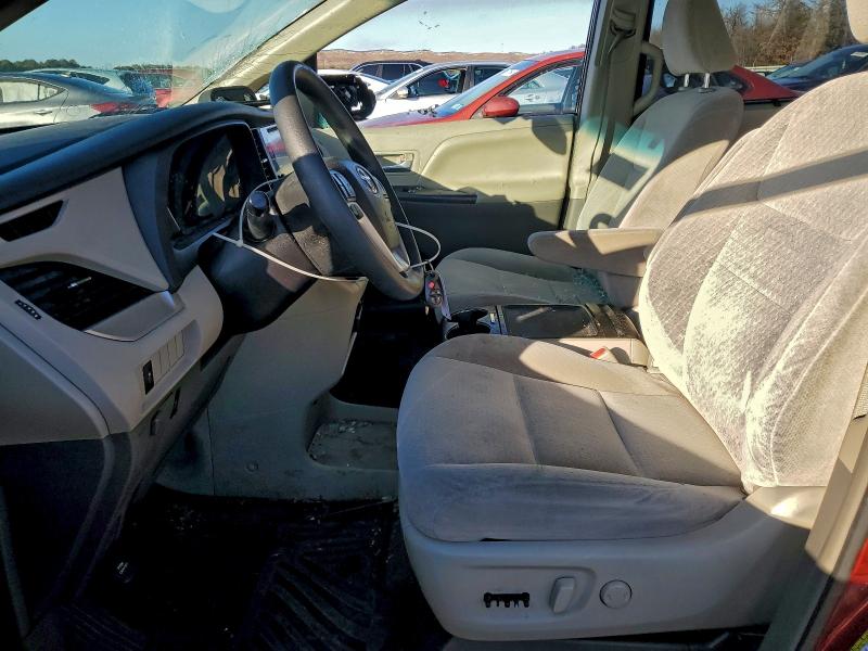 Photo 7 from auction – 2016 TOYOTA SIENNA LE with VIN 5TDKK3DC1GS729155