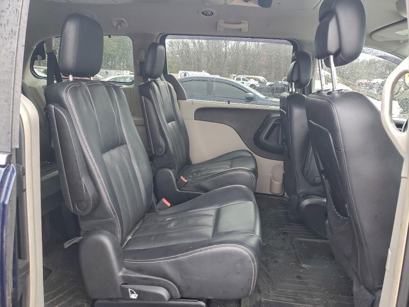 Photo 11 from auction – 2012 CHRYSLER TOWN & COU with VIN 2C4RC1CG7CR221070