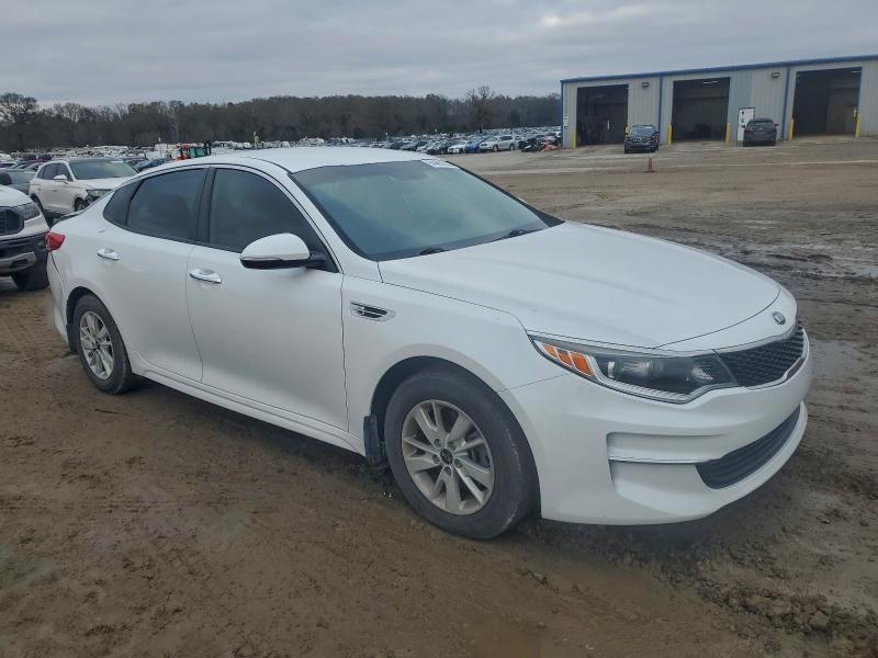 Photo 4 from auction – 2018 KIA OPTIMA LX with VIN 5XXGT4L31JG184822