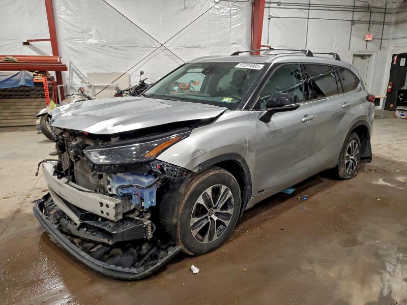 TOYOTA HIGHLANDER 2022 z numerem VIN 5TDGBRCH4NS557707 - Zdjęcie z aukcji