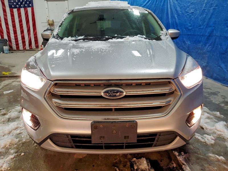 Photo 5 from auction – 2017 FORD ESCAPE SE with VIN 1FMCU9GDXHUC46665