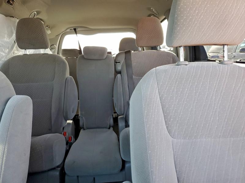 Photo 10 from auction – 2018 TOYOTA SIENNA LE with VIN 5TDKZ3DC2JS924880