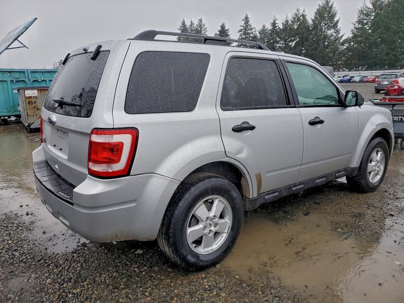 Photo 3 from auction – 2010 FORD ESCAPE XLT with VIN 1FMCU0D78AKB28710
