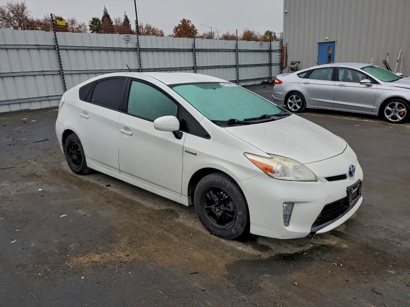 Photo 4 from auction – 2015 TOYOTA PRIUS with VIN JTDKN3DU2F0421493